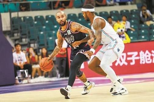 CBA：六年来首获揭幕战胜利 广州队开门红赢得痛快